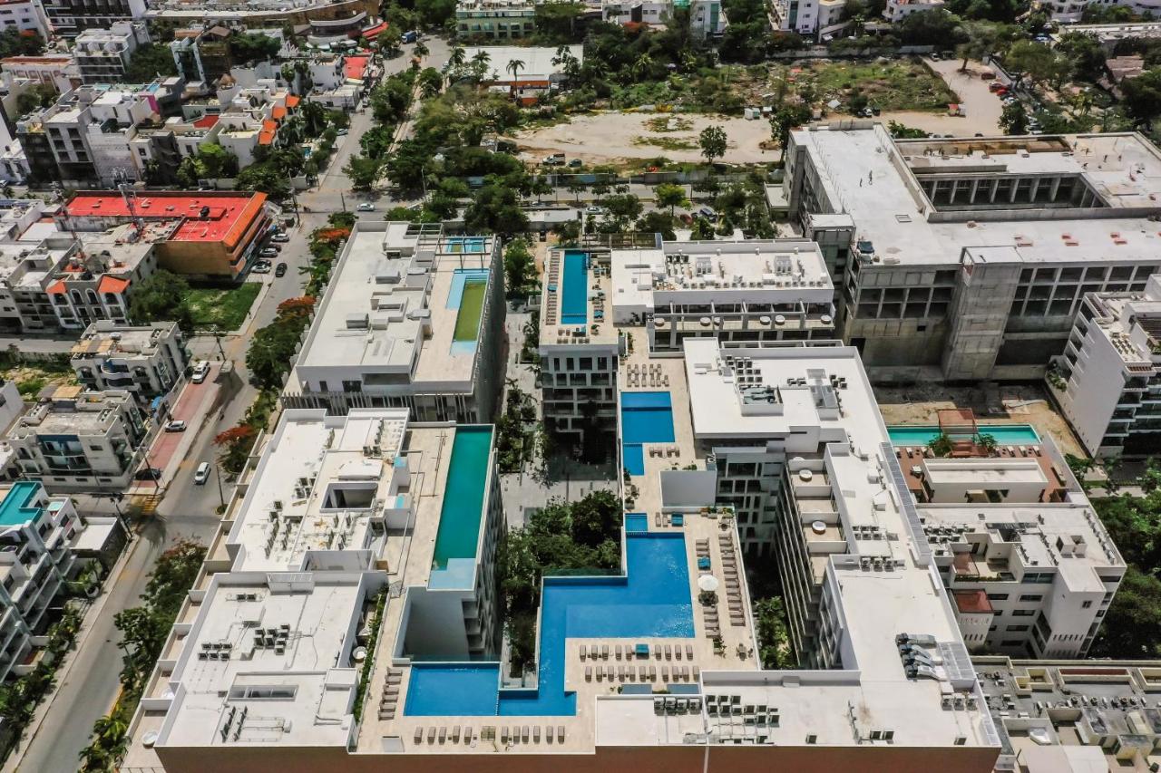 Ipana Condo, Rooftop Pools, Gym, Walk to Beach - Bed and Breakfast Playa del Carmen