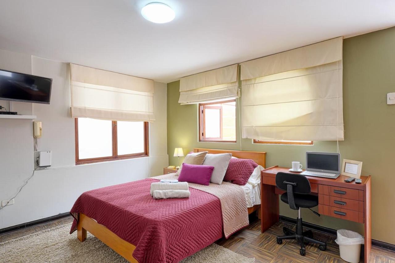 Charming Miraflores Guesthouse with Terrace Studio Apartment and Private Room - Bed and Breakfast Lima