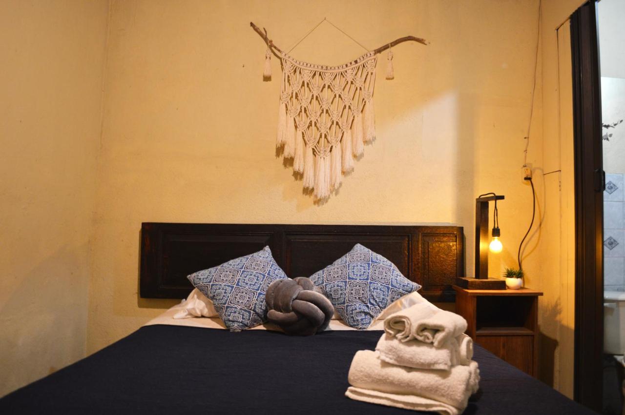 B&B Antigua Guatemala - Ave del Paraiso Guest House - Bed and Breakfast Antigua Guatemala
