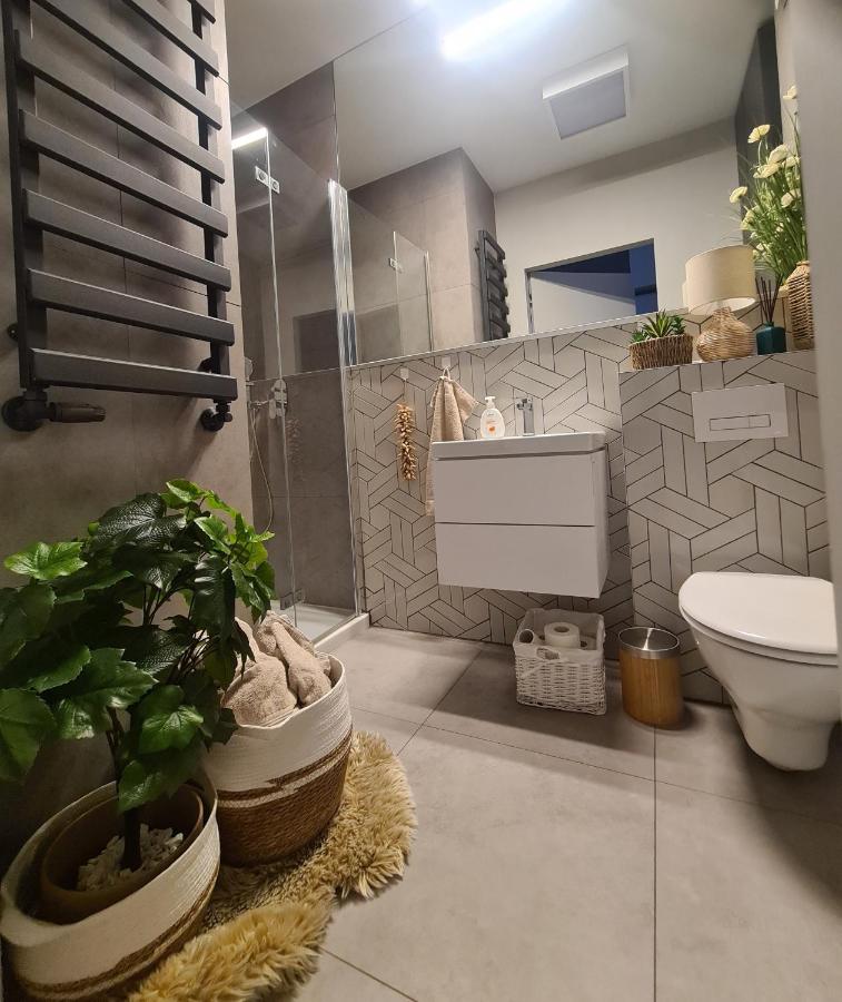 Posnania Comfort Apartment, free parking, self check-in 24h - Ferienwohnung