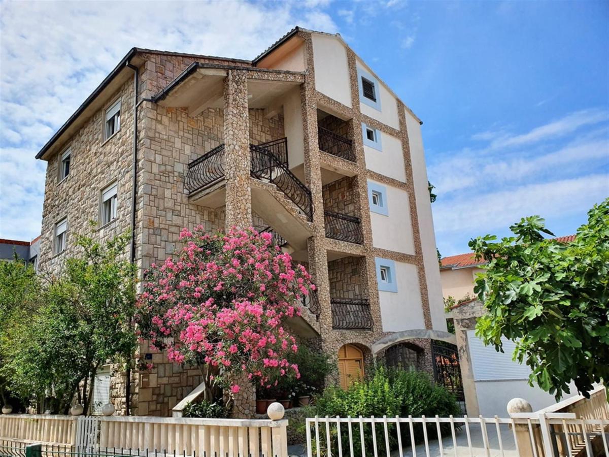 Apartments Iko Nemira - B&B