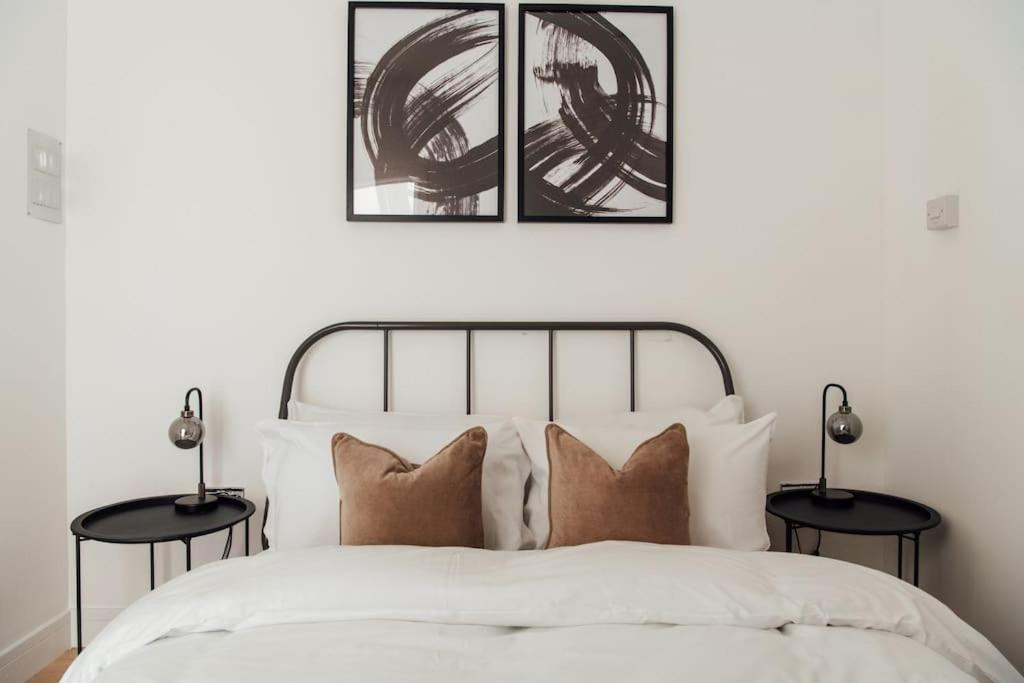 Stylish 2 Bedroom Flat in Ilford, London - Chambres d’hôtes