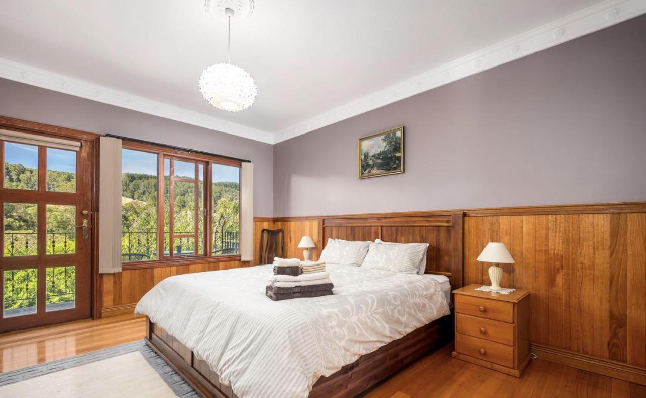 Gilderoy Valley Views- Farm house - Bed and Breakfast