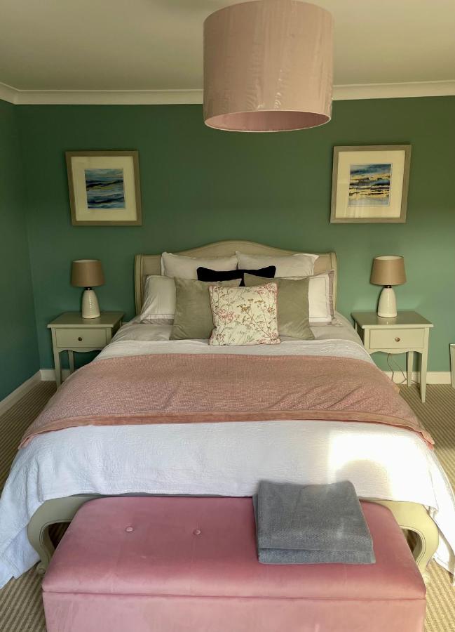 Three bedroom holiday house Porthleven, Cornwall. Close to shops and beach - B&B
