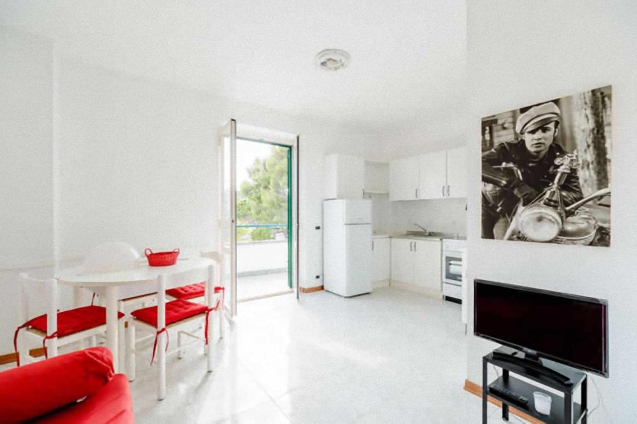 R10 - trilocale a 20 mt dalla spiaggia - Chambres d'hôtes Numana