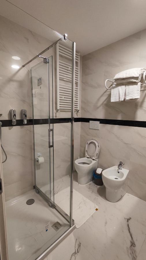 Camera Matrimoniale con Bagno Privato