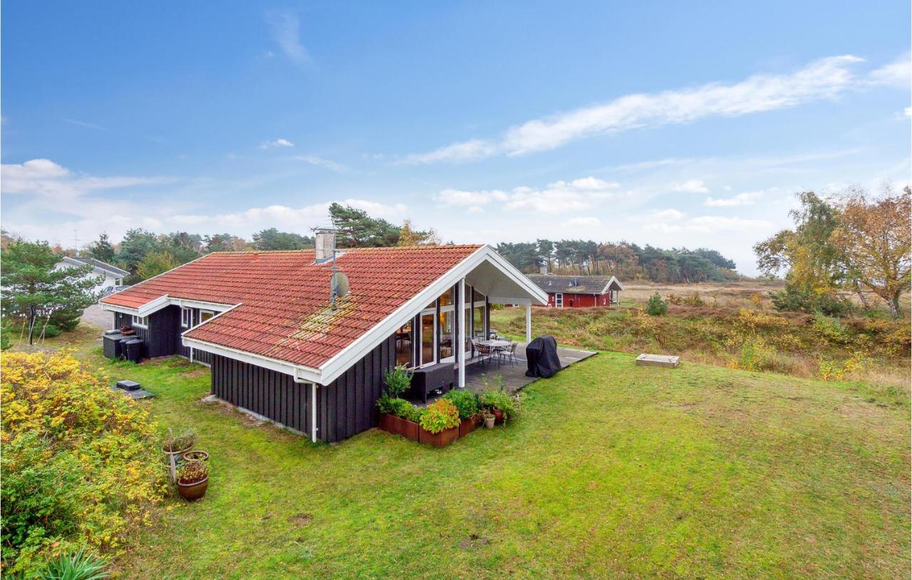 B&B Vester Sømarken - Stunning Home In Aakirkeby With 3 Bedrooms And Wifi - Bed and Breakfast Vester Sømarken