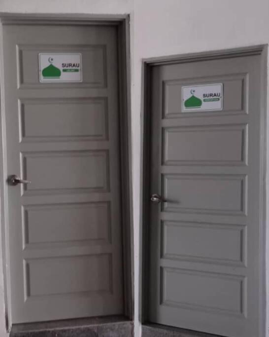 FREE WI-FI Travelers Homestay SitiawanThe Venus Apartment - Chambres d'hôtes Sitiawan