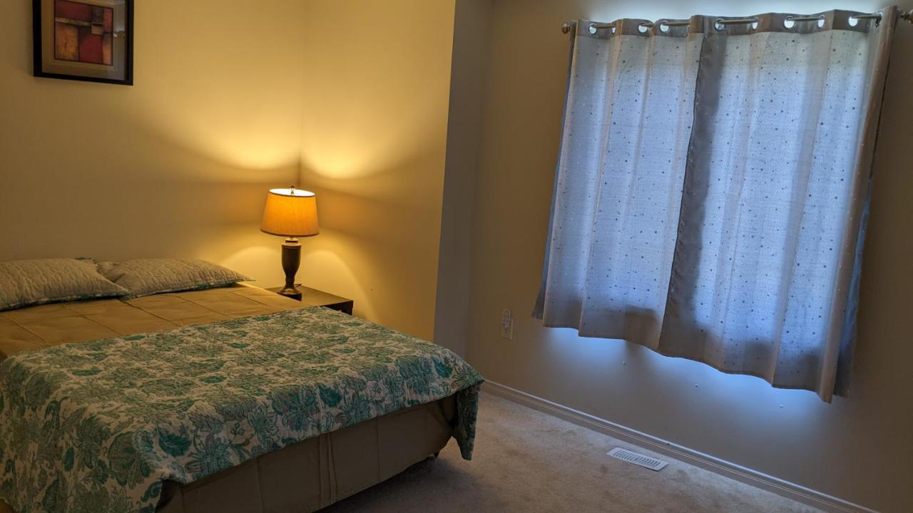 Standard Queen Room