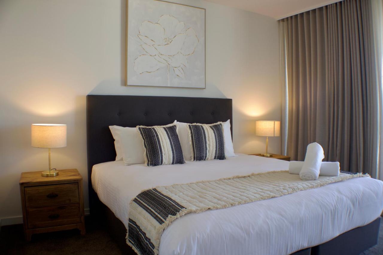 B&B Maroochydore - RIVERVIEWS@THECOSMOPOLITAN UNIT20805 - Bed and Breakfast Maroochydore