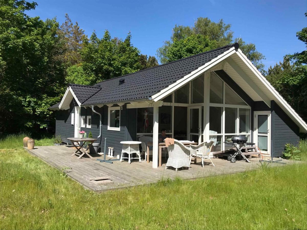 B&B Jægerspris - Newer Holiday Home In Green Surroundings - Bed and Breakfast Jægerspris