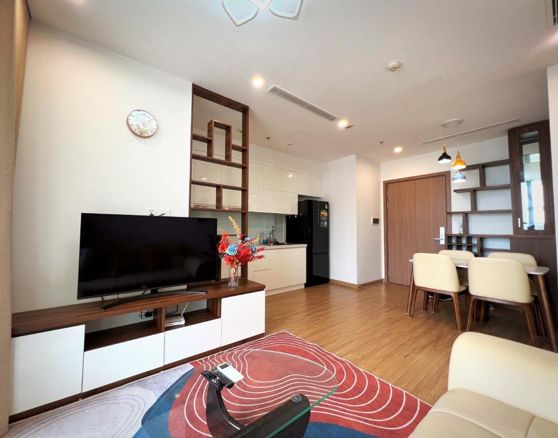 B&B Hanoi - VNRooms - Vinhomes Skylake - Luxury Apartment 2BR - Bed and Breakfast Hanoi