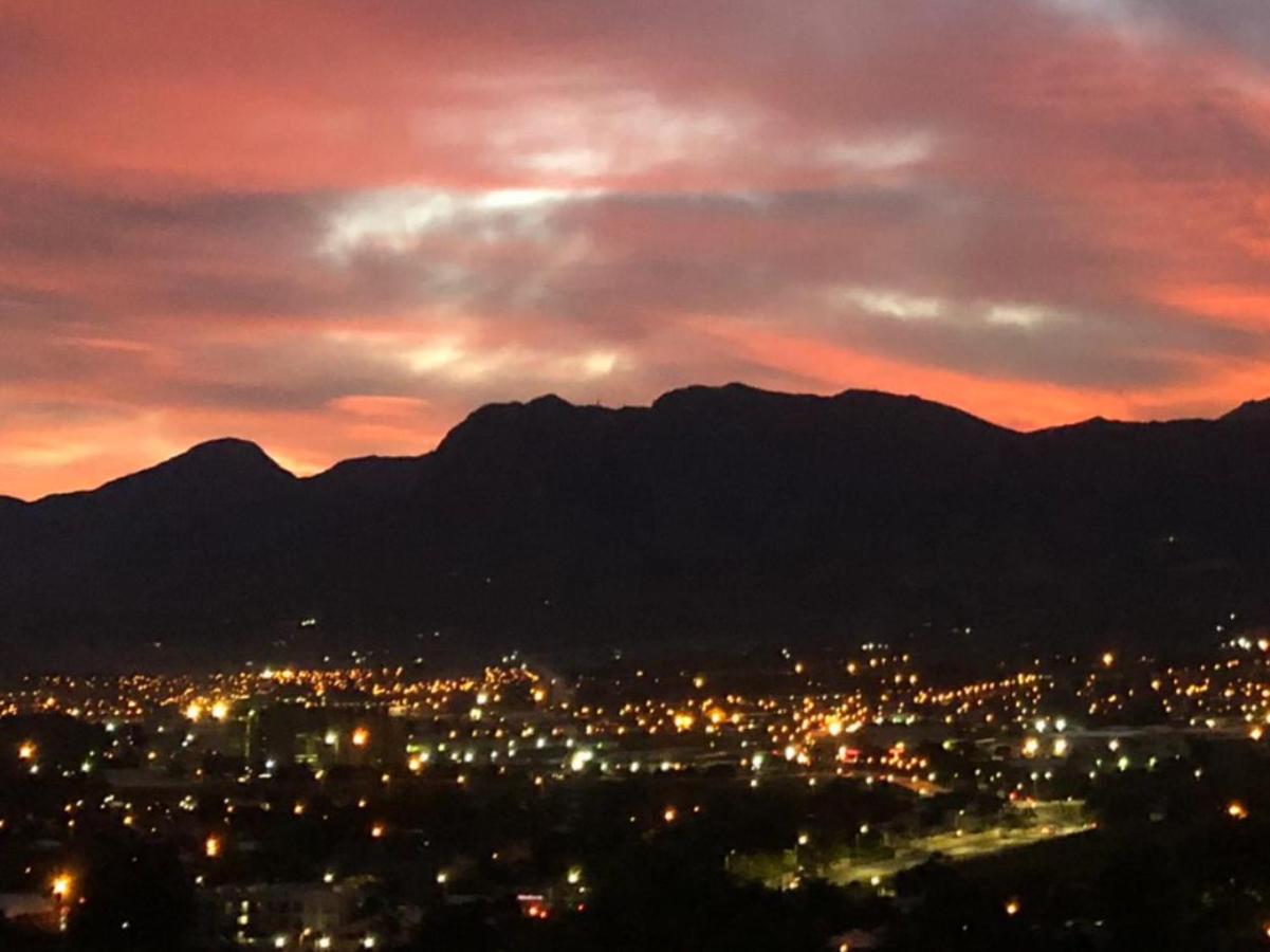 B&B Paarl - Paarl Views - Bed and Breakfast Paarl