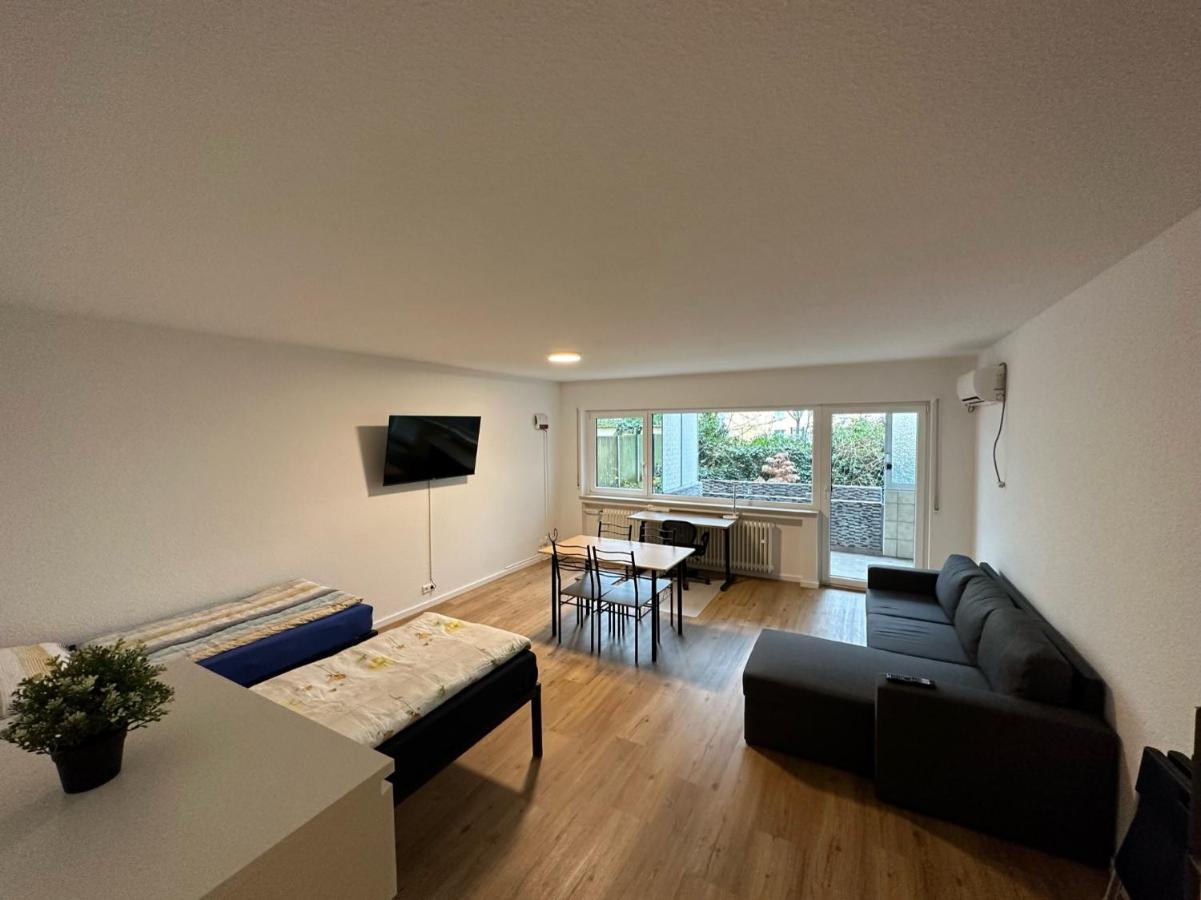 Beautiful, large and great apartment with balcony in top location - B&B Karlsruhe