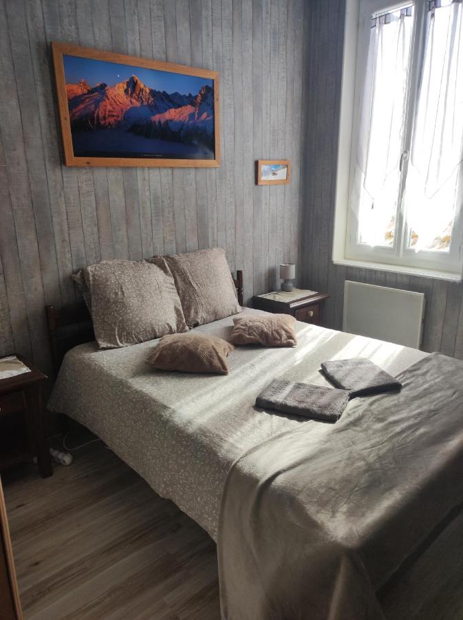 Camera Matrimoniale con Vista Montagna