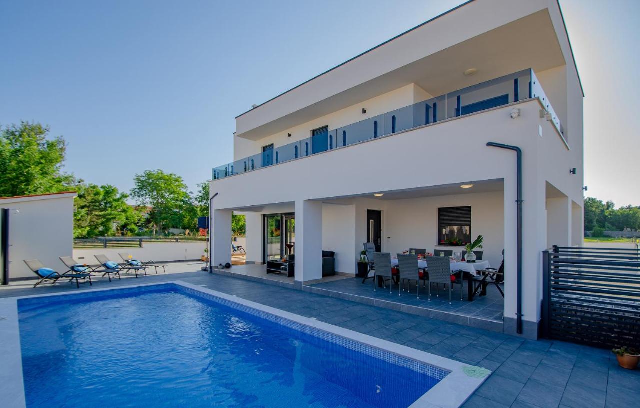 Villa Anna Barbariga, NEW 2022 luxurious villa with private pool! - B&B