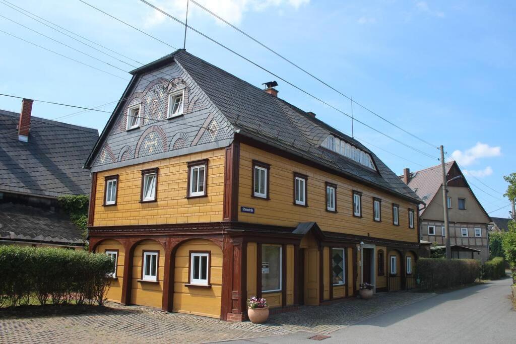 B&B Großschönau - Rustikales Studio-Apartment Blockstube im Haus Selma - Bed and Breakfast Großschönau