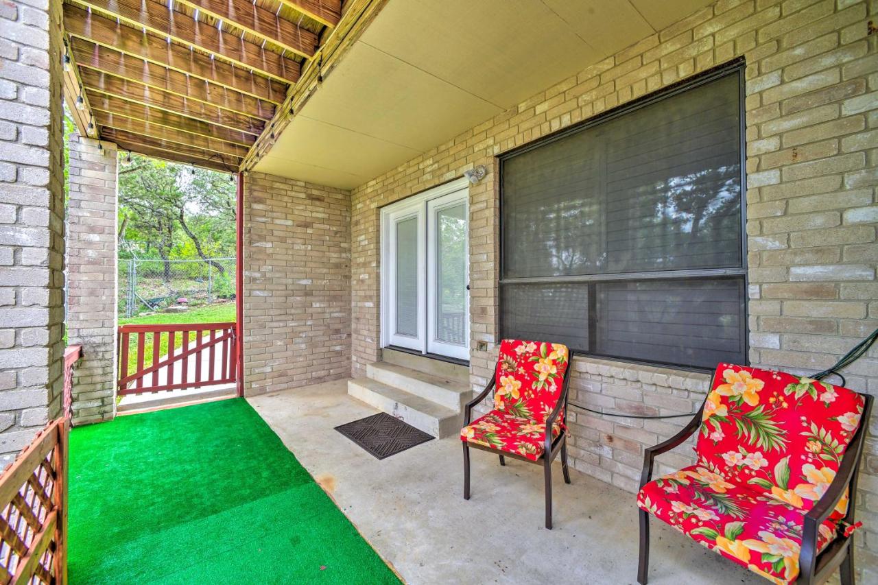 Relaxing Helotes Apt 7 Mi to UT at San Antonio! - B&B