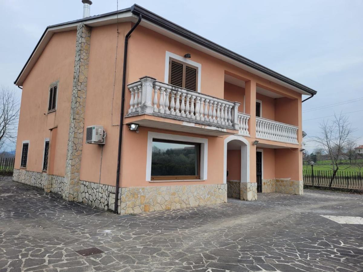 B&B Cassino - Immaculate 4-Bed House in Cassino Villa Aurora - Bed and Breakfast Cassino