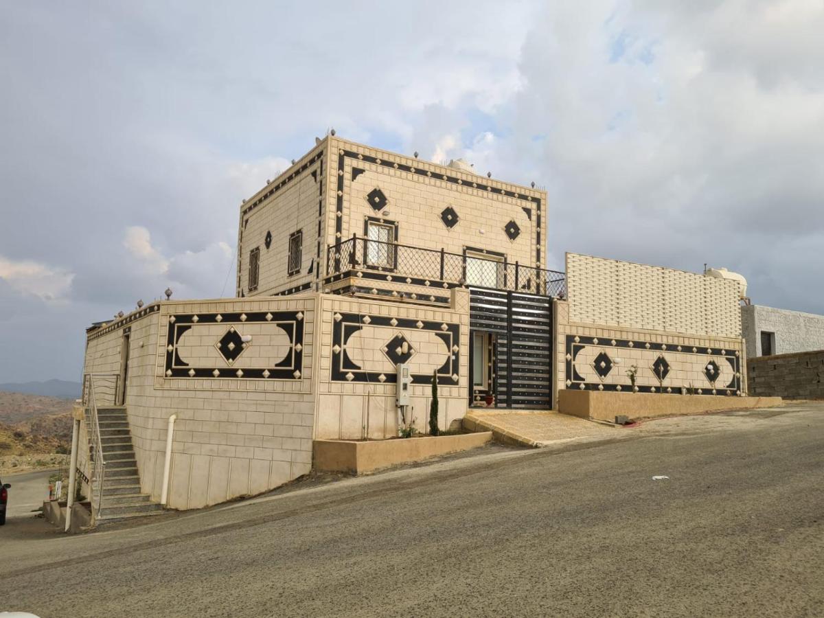 فيلا ميسرة الهدا - B&B