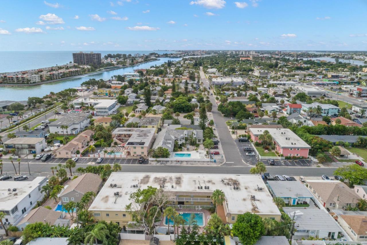 Waves 18 - B&B St. Pete Beach