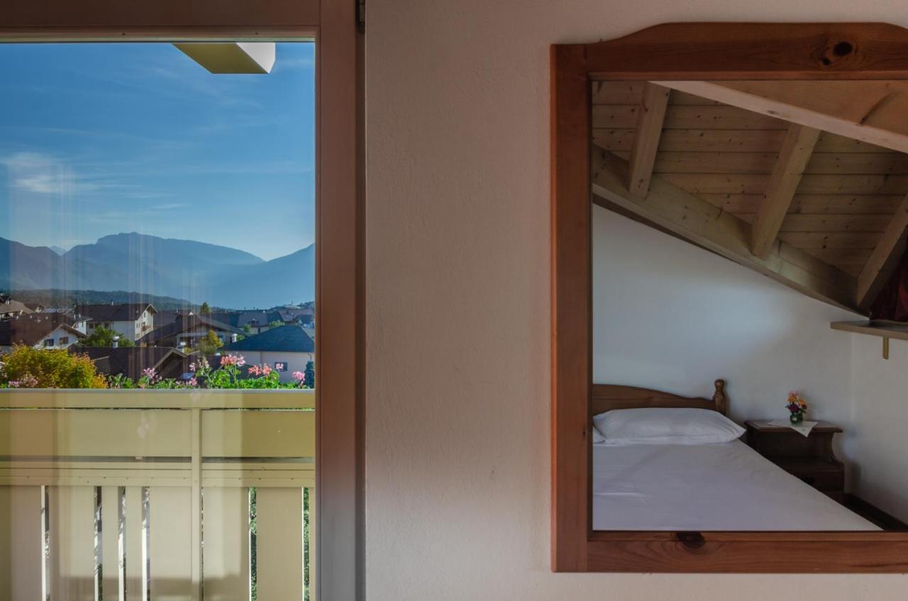 Apartment with Mountain View