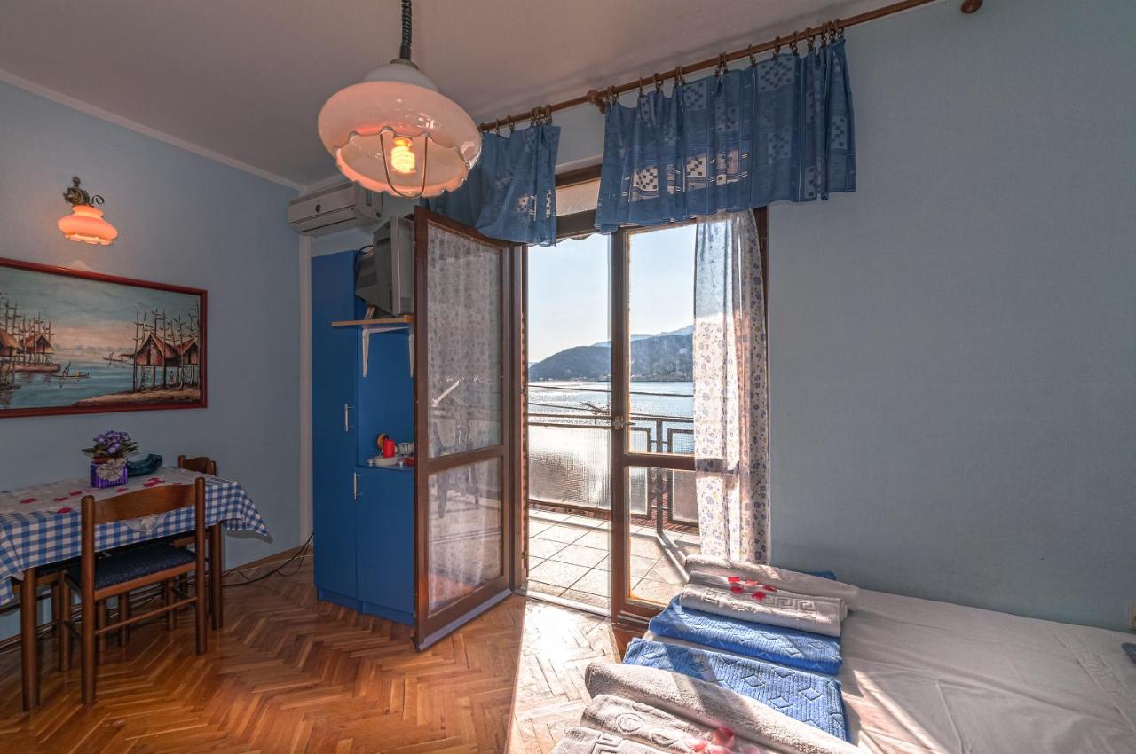 Monolocale con Balcone e Vista Mare