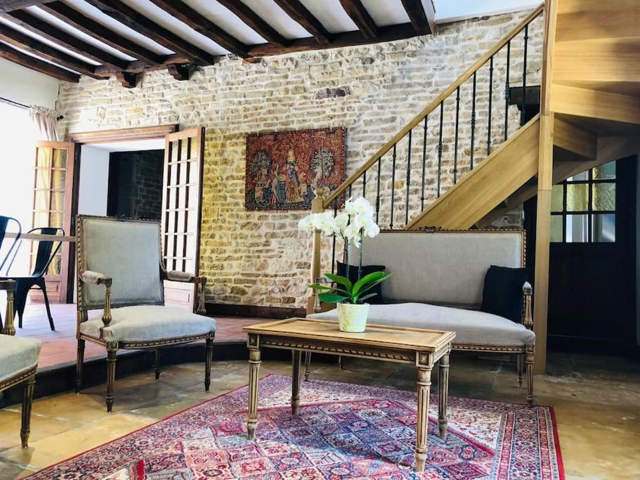 B&B Nuits-Saint-Georges - Maison Céleste - Bed and Breakfast Nuits-Saint-Georges