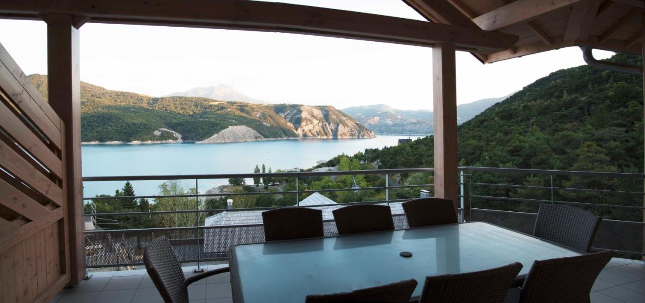 Vue imprenable sur Lac de Serre-Ponçon à Chorges : appt prestige 8 pers - B&B Chorges