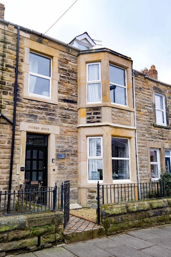 Seashell House with SEA VIEWS and FREE GYM POOL PASS - B&B Amble by the Sea