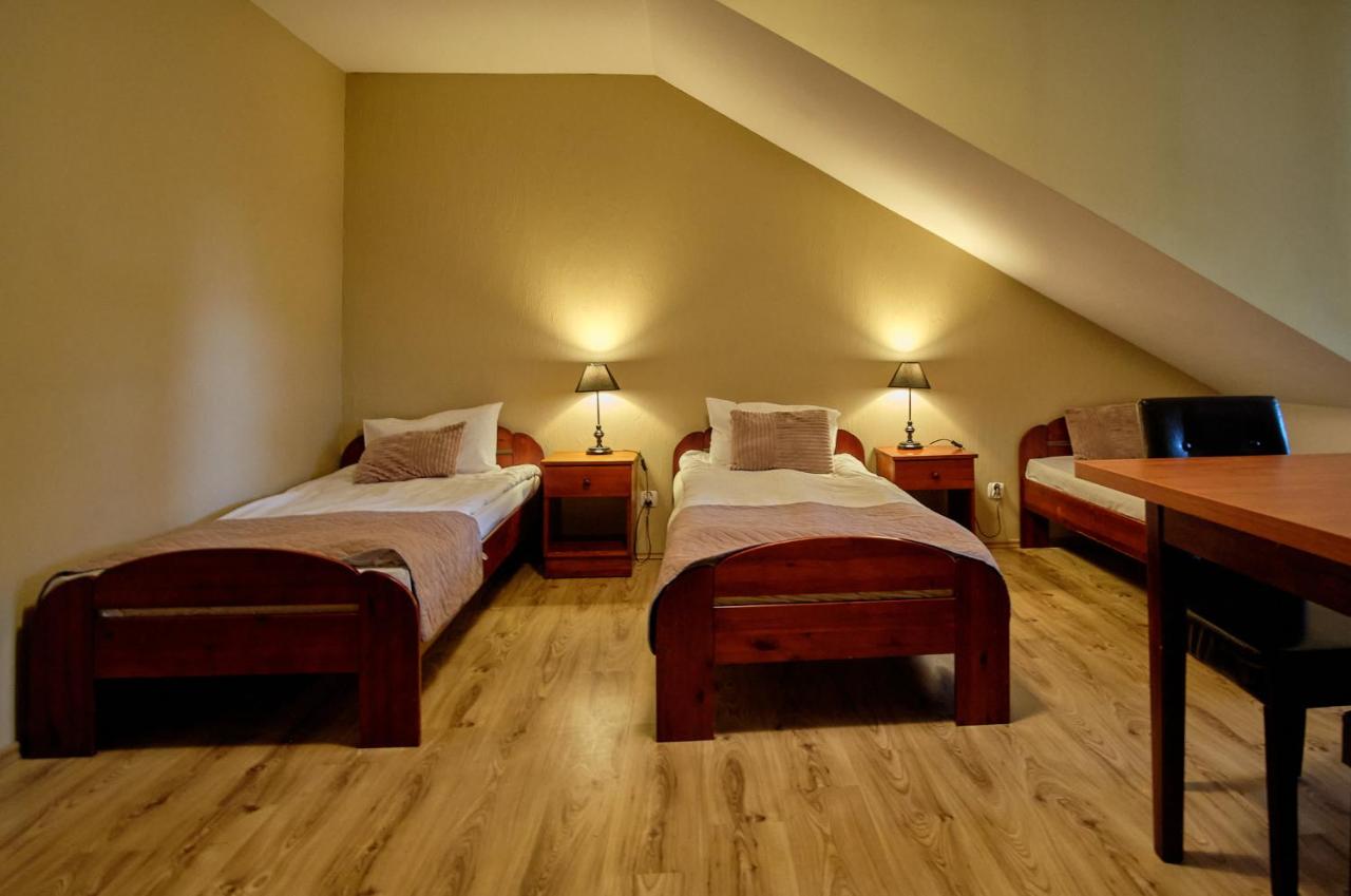 Vierbettzimmer mit eigenem Bad