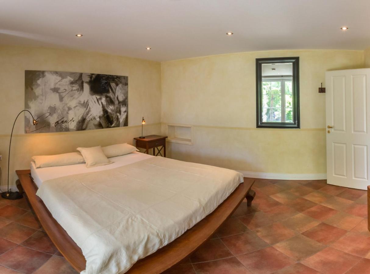 Apartment 2 (La Pergola)