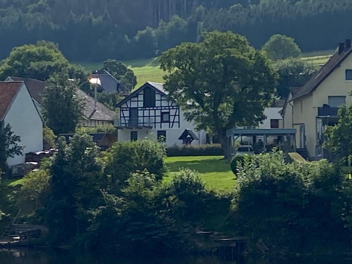 B&B Simmerath - Exklusive, kernsanierte Ferienwohnung am Rursee - Bed and Breakfast Simmerath