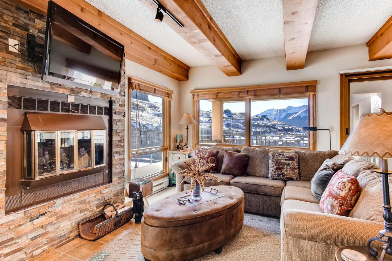 2 Br 2Ba Spacious Condo With A Fireplace Condo - B&B