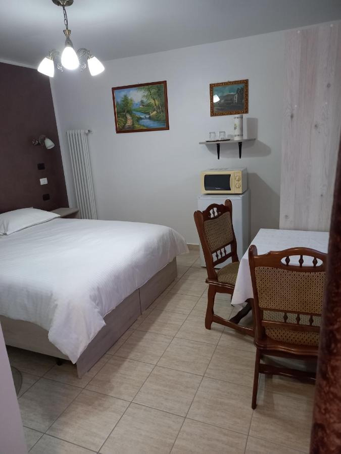 Camera Matrimoniale con Bagno Privato