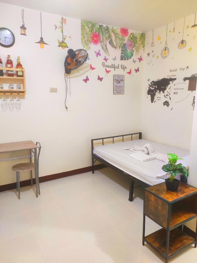 B&B Manila - AIRPORT VILLAMOR TRANSIENT ROOMS - Bed and Breakfast Manila