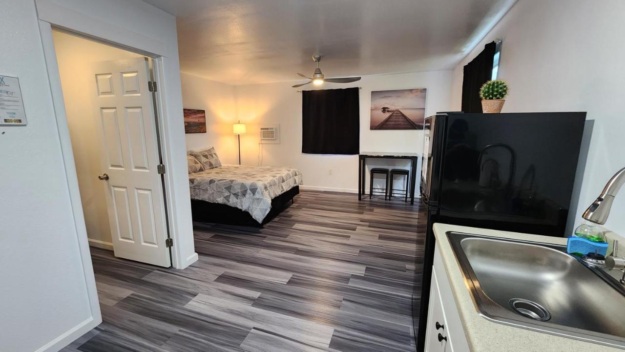 #1 NEW! Couples Getaway Self CheckIn Studio Apt - B&B