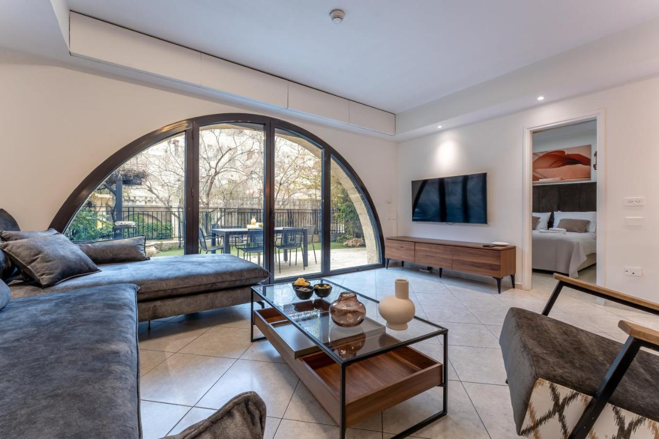 Holysuite David's Village - Bed and Breakfast Jeruzalem