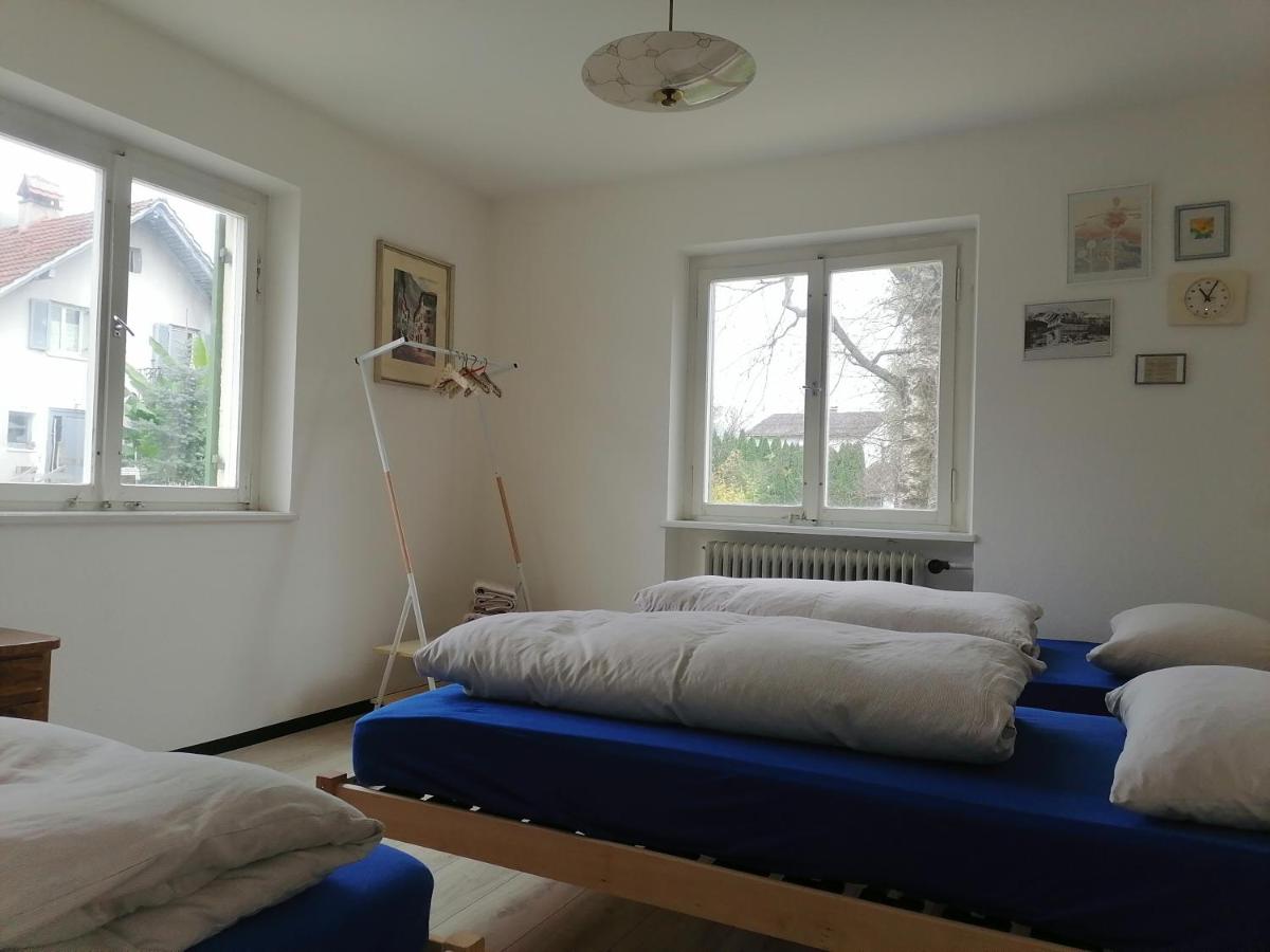 Basic Dreibettzimmer mit Gemeinschaftsbad