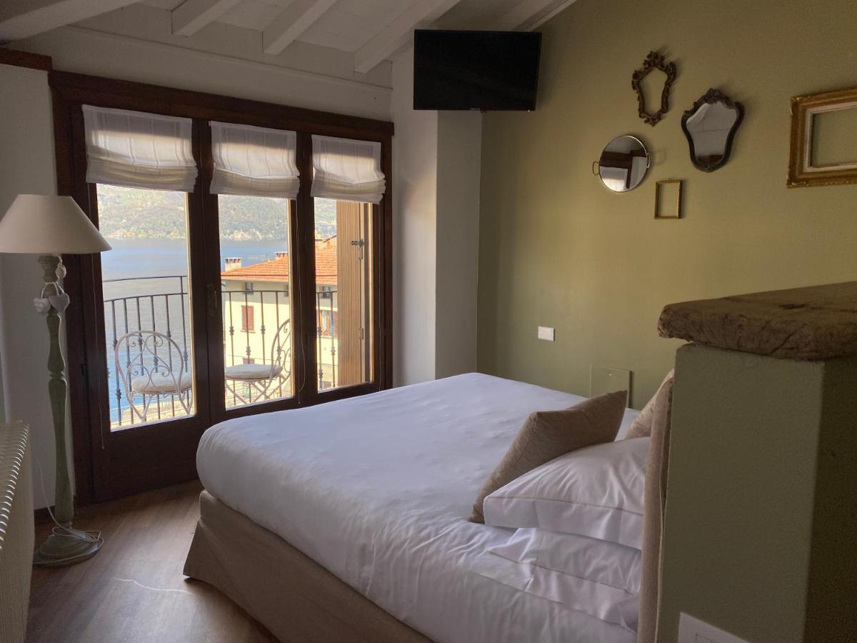 B&B Lezzeno - Il Molo Di Hotel Villa Aurora - Bed and Breakfast Lezzeno