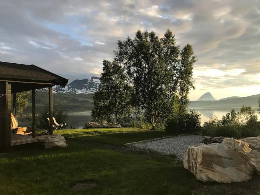 B&B Sjøvegan - Villa Hegge - Design Cabin with fab view - Bed and Breakfast Sjøvegan