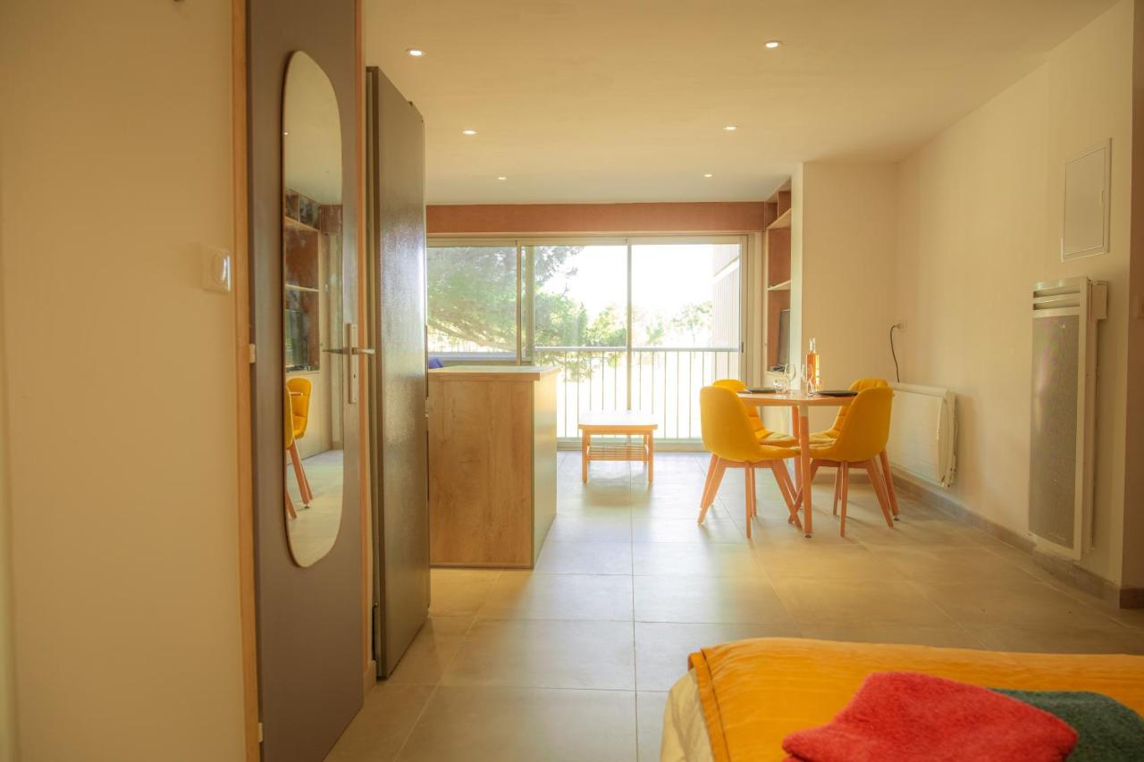 Magnifique appartement de type loft en front de mer avec vue, parking et WiFi - B&B