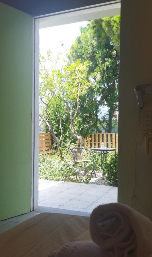 Camera Doppia con Letti Singoli con Vista Giardino