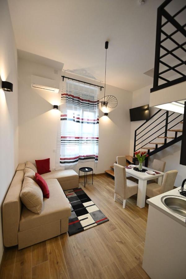 BEL GALLERIES ( Karadjordjeva street ) - B&B Semeteš