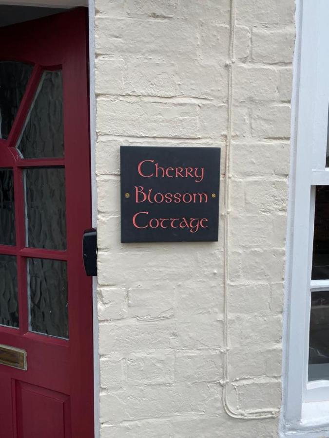 Cherry Blossom Cottage ,4 Cherry Street , Old Town ,Stratford Upon Avon - B&B