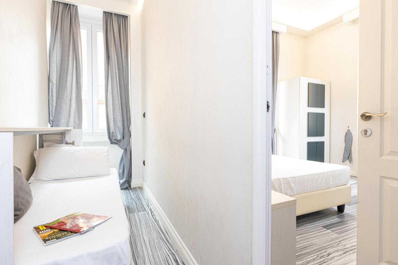Standard Triple Room-Via del Corso