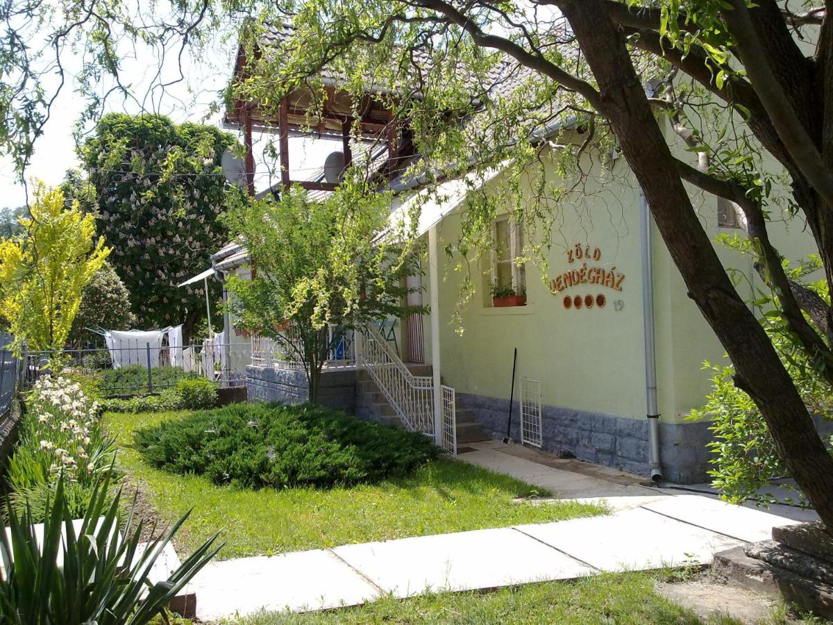 Zöld Vendégház - B&B
