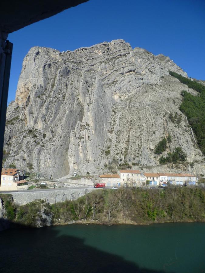 B&B Sisteron - Une vue sur la Baume - Bed and Breakfast Sisteron