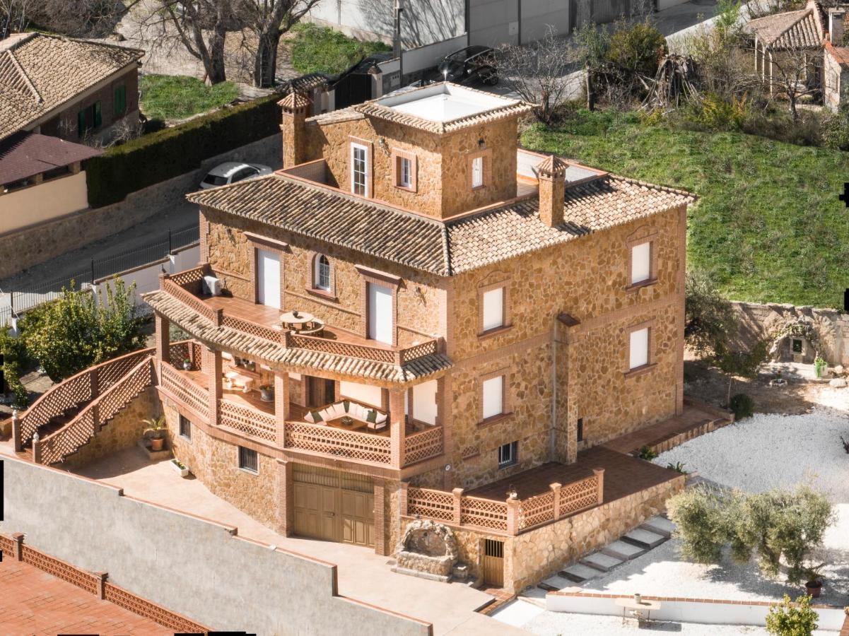 Villa La Gaviota - Piscina, jardín y barbacoa junto Ruta del Gollizno - Chambres d'hôtes Moclín