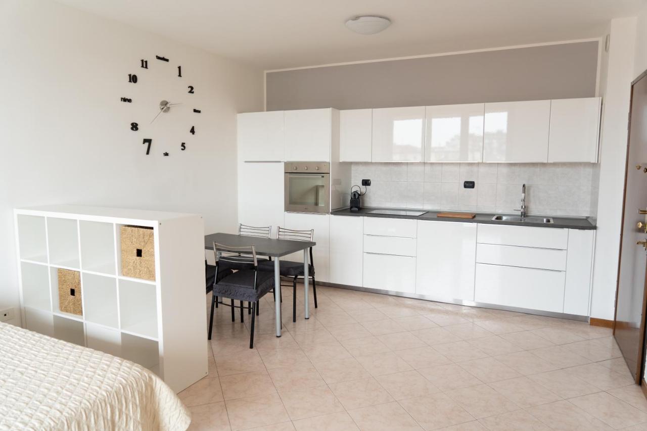 Parcheggio Privato - Appartamento a Milano - Chambres d’hôtes Corsico